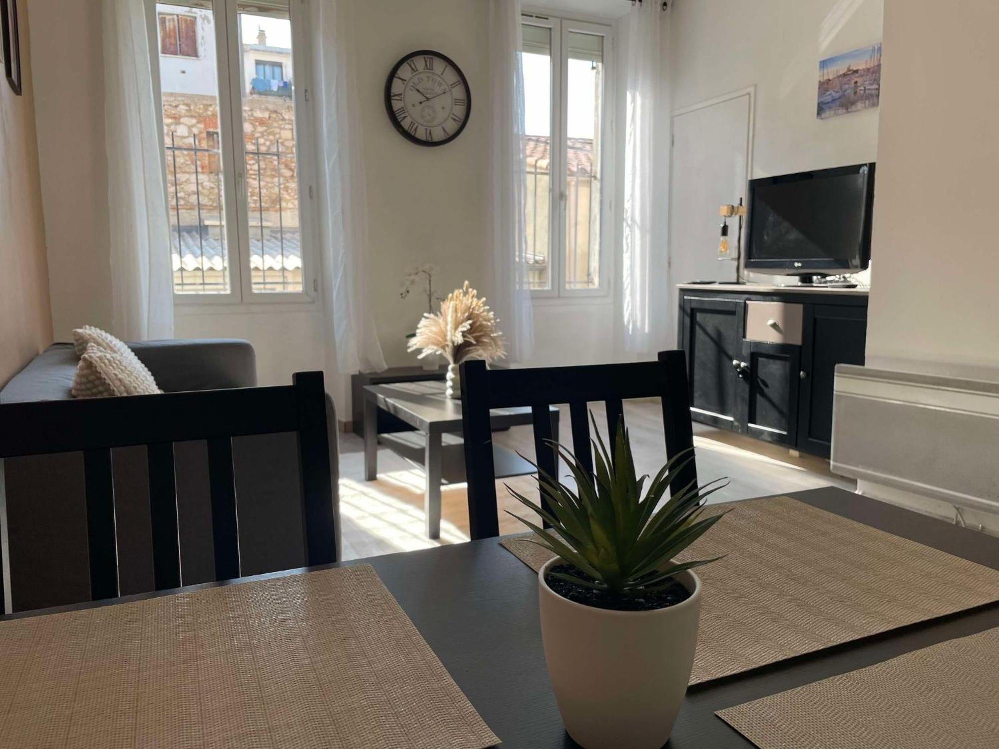 Marseille Centre - Wifi - Lave Et Seche Linge - Calme - Cuisine Apartment Luaran gambar